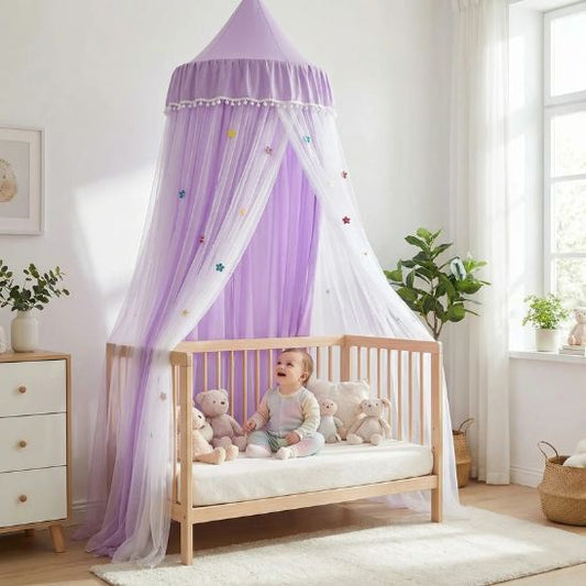 ciel de lit violet rassure et emerveille bébé