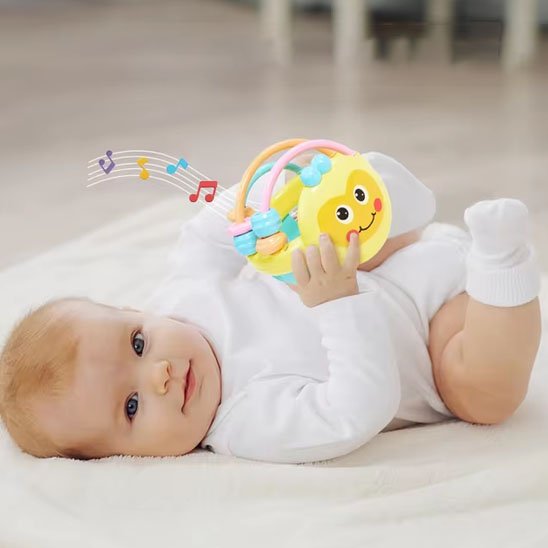 hochet qui chante avec bebe