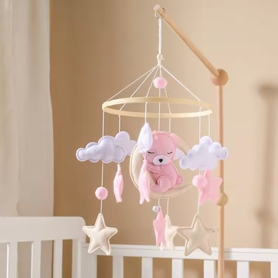 Mobile bebe un ours tendre pour veiller sur bébé
