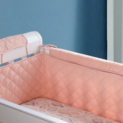 tour de lit pour bébé la douceur devient protection